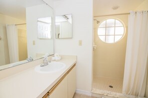 Bathroom - Laguna Bay 007 (Kissimmee)