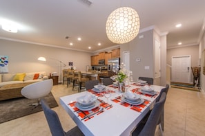 Dining - Storey Lake Resort Vacation Home (Kissimmee)