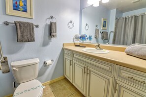 Bathroom - Ryan's Runaway Beach Condo (Kissimmee)