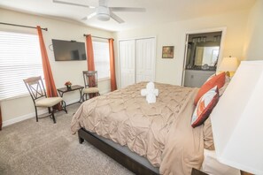 4 habitaciones, tabla de planchar con plancha y ropa de cama 