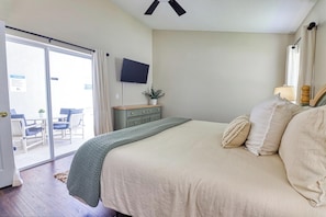 4 bedrooms, iron/ironing board, bed sheets - Maya's 4-bed Indian Creek Vacation Home (Kissimmee)