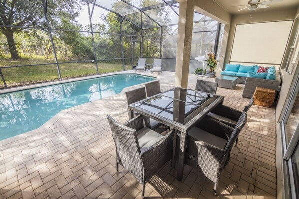 Outdoor dining - Bernard's Windsor Hills Resort Vacation Home (Kissimmee)