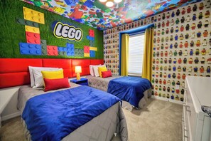 5 bedrooms, iron/ironing board, bed sheets - 5 Bed Windsor Island Vacation Townhome (Davenport)