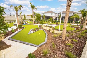 Property grounds - A Touch of Blue at Windsor Island Resort (Davenport)