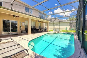Outdoor pool - Christopher's Windsor Hills Home (Kissimmee)