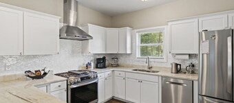 Rose Haven: Peaceful in Athens