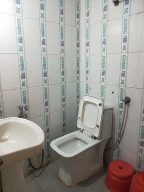 淋浴設備、淋浴花灑、毛巾、肥皂