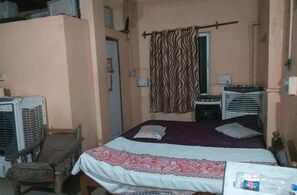 Free WiFi, bed sheets - Hotel Thakur Jii Bhopal (Bhopal)