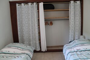 2 bedrooms, iron/ironing board, travel crib, free WiFi - L'abri cévenol (Saint-André-de-Valborgne)
