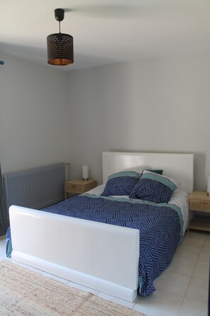 2 chambres, fer et planche à repasser, lit parapluie, Wi-Fi gratuit