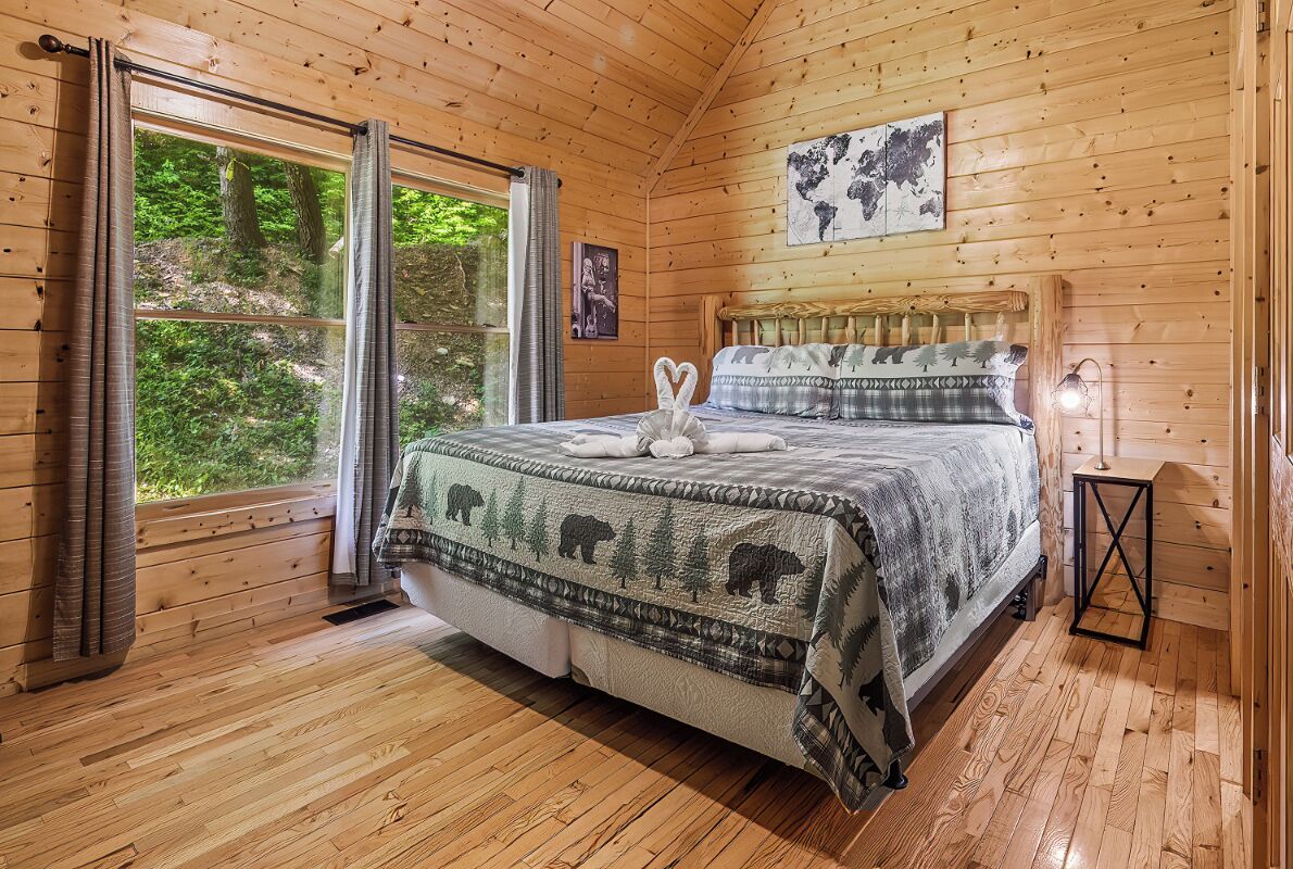 2 bedrooms, desk, free WiFi, bed sheets