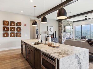 Interior - NEW Luxury 3 BD Penthouse Condo with Breathtaking Mountain Views-2 Balconies (Gatlinburg)
