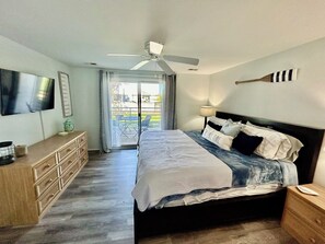 2 bedrooms, iron/ironing board, WiFi, bed sheets - Pool - Hot Tub - 2 BR - First Floor - Pool View - Walk to the Jet - Erie Escape (Port Clinton)