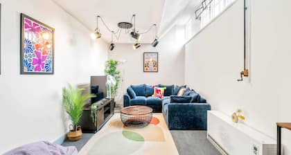 2 Bdr Modern Living in The Old Bank Hse