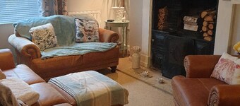 3br-sleeps6-petsok-off Road Parking-garden