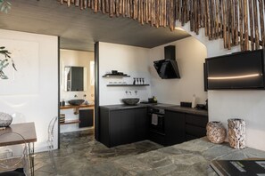 Refrigerador, horno, parrilla de estufa y cafetera de espresso