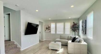 Luxury Retreat Near DEN AirPort!