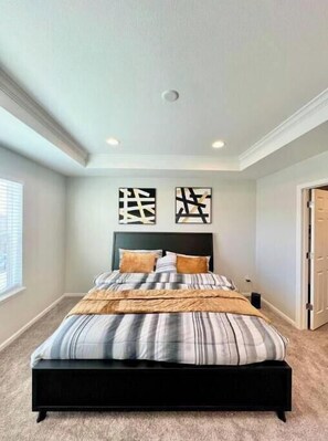 4 bedrooms, iron/ironing board, WiFi, bed sheets