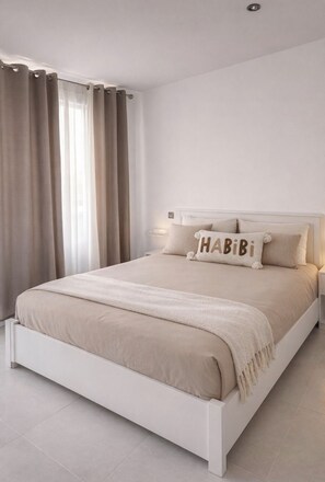 2 bedrooms, iron/ironing board, WiFi, bed sheets