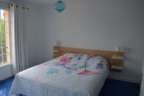 4 bedrooms, iron/ironing board