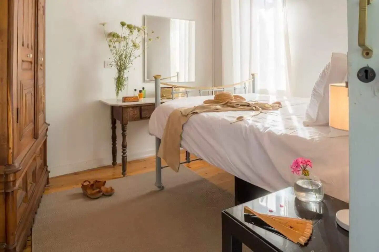 3 Schlafzimmer, Schreibtisch, Bügeleisen/Bügelbrett, Reisekinderbett