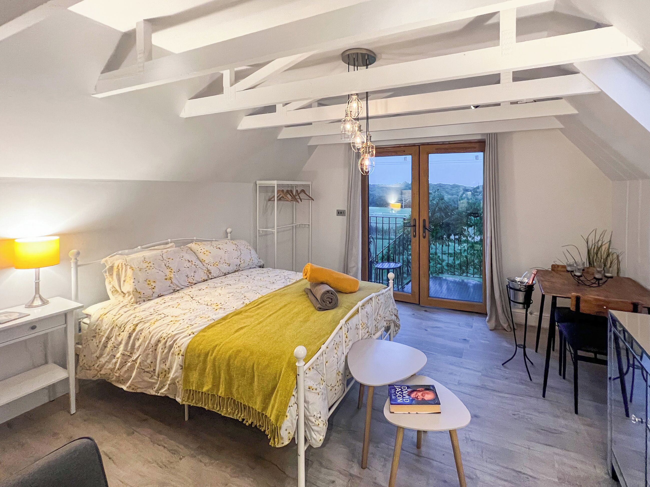 1 多间卧室、免费 WiFi、床单