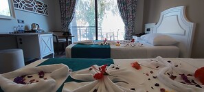 Standard Suite, Non Smoking, Sea Facing | 1 bedroom, Egyptian cotton sheets, premium bedding, minibar - POLARİS HAYAT MOTEL (Gülnar)