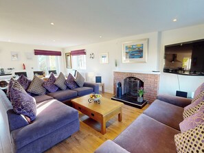 Living area - Discover coastal bliss at The Dunes, your perfect family haven by Beadnell Bay. (Beadnell)