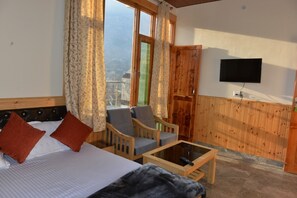 Deluxe Room | Soundproofing, free WiFi, bed sheets - Tulip Flowing River View Bhuntar (Bhuntar)