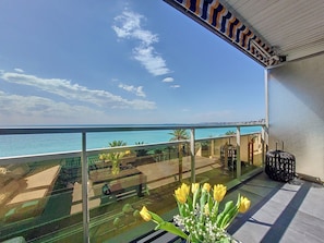Terrace/patio - N&J - LE ROYAL LUXEMBOURG - Sea View - Terrace (Niza)
