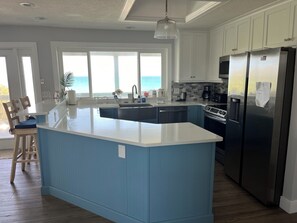 Fridge, microwave, oven, stovetop - Pelican Point - Oceanfront home that can sleep up to twelve people (Melbourne Beach)