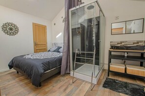 4 bedrooms, desk, iron/ironing board, travel crib - Gite in the countryside between the Lac du Der, lakes and forests of the Orient (Joncreuil)