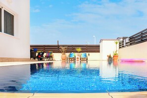 Pool - Great 3 bedroom villa, with private pool, in the best location in Protaras (Protaras)