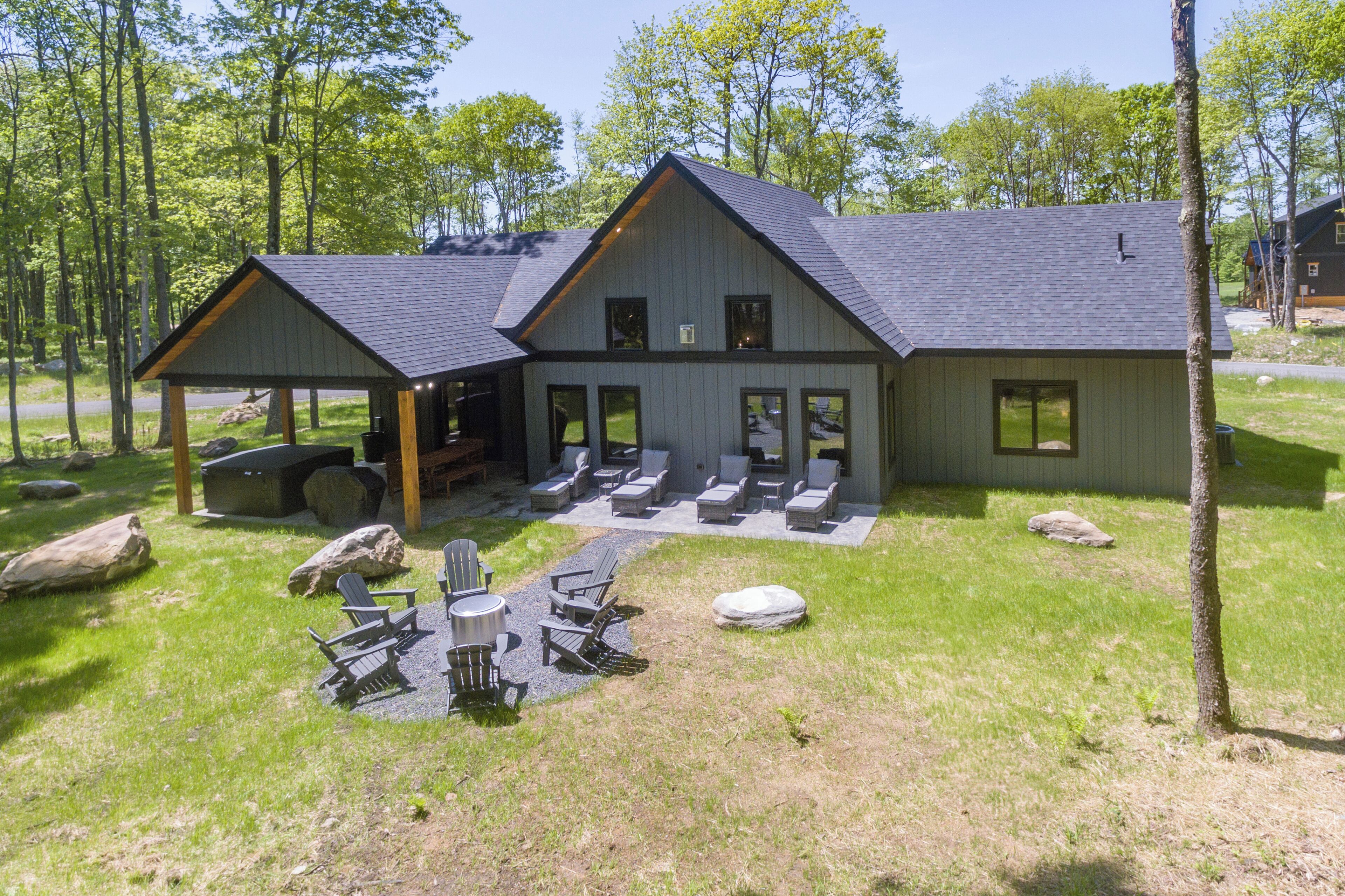 New! Mountain Whisper: Lake Area, Fireplace, Grill!