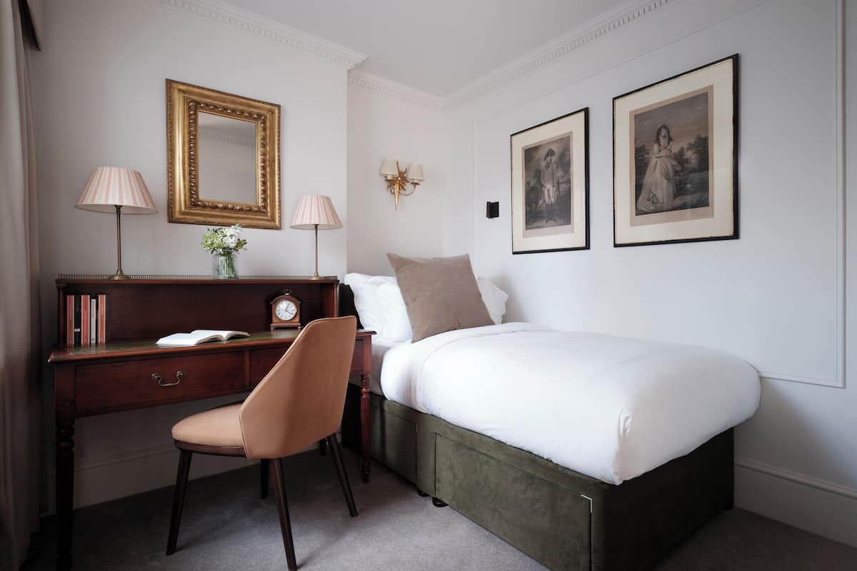 1 bedroom, free minibar items, in-room safe, desk