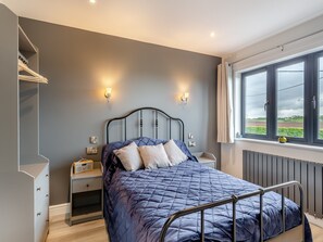 3 bedrooms, free WiFi, bed sheets