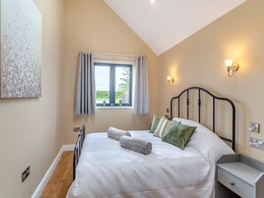 3 quartos, Wi-Fi de cortesia, roupa de cama