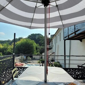 Outdoor dining - Location Maison de Charme à Aubenas (Aubenas)