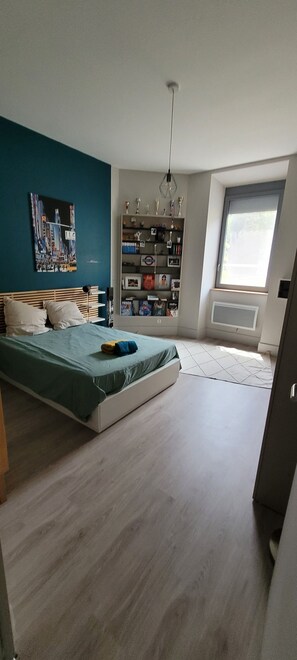 4 soverom, strykejern/-brett, wi-fi og sengetøy