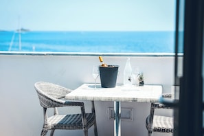 Desk, blackout curtains, soundproofing, iron/ironing board - Hotel Marina D'oro  (Rogliano)