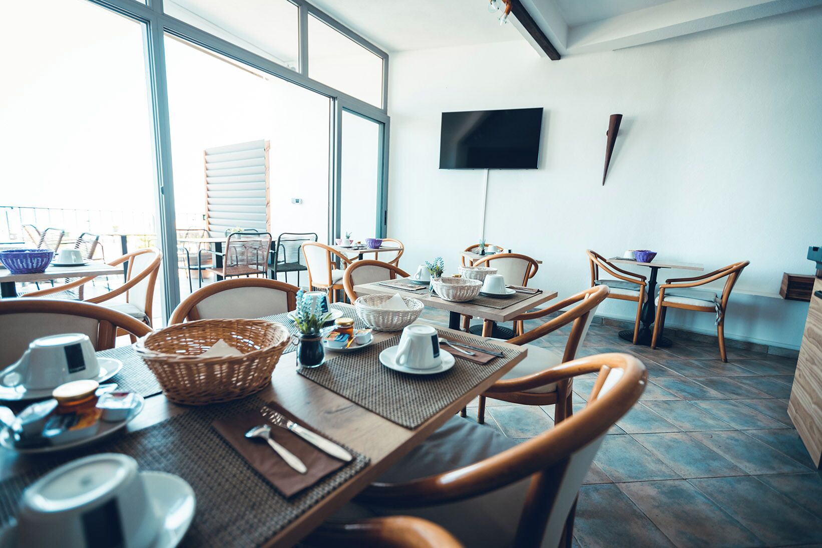 Desayuno buffet diario (EUR 10 por persona)