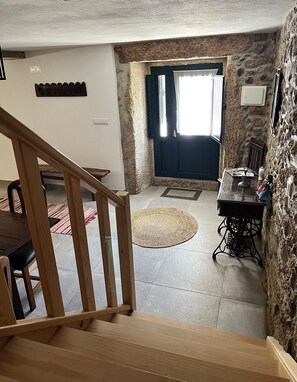 Interior - Remodeled Rustic House, with Terrace and Garden (Águas)