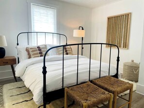 Iron/ironing board, travel cot, WiFi, bed sheets