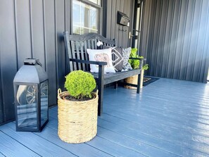 Terrace/patio - Cramerton Home: Riverside getaway near Charlotte-Douglass (Cramerton)