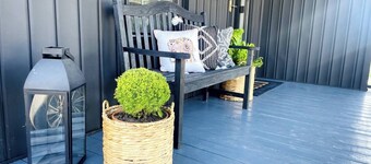 Cramerton Home: Riverside getaway near Charlotte-Douglass