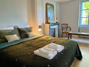 3 عدّة غرف نوم وواي فاي مجانًا وملاءات أسرّة