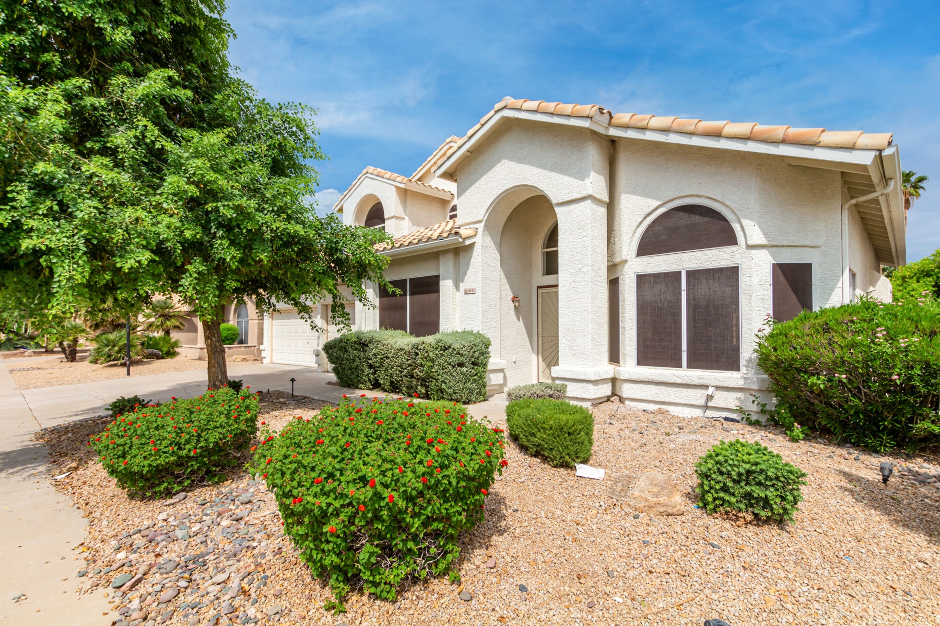 Bright, spacious home with heated pool & rec room, near TPC Scottsdale