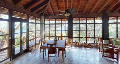 Mango Creek Lodge