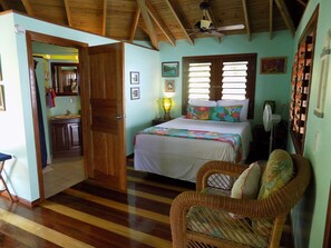 Decoración personalizada, muebles diferentes y ropa de cama