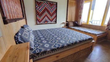 Deluxe Double Room | Desk, soundproofing, iron/ironing board, free WiFi